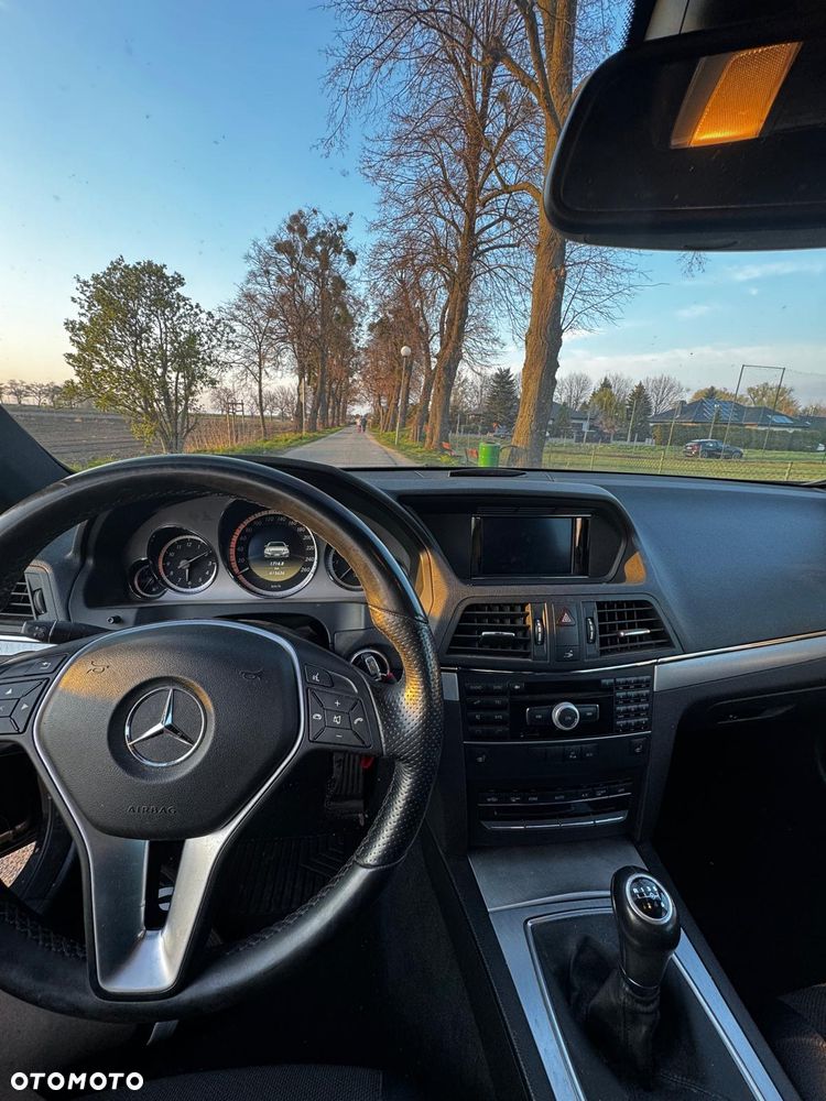 Mercedes-Benz Klasa E 220 CDI DPF BlueEFFICIENCY Avantgarde - 9