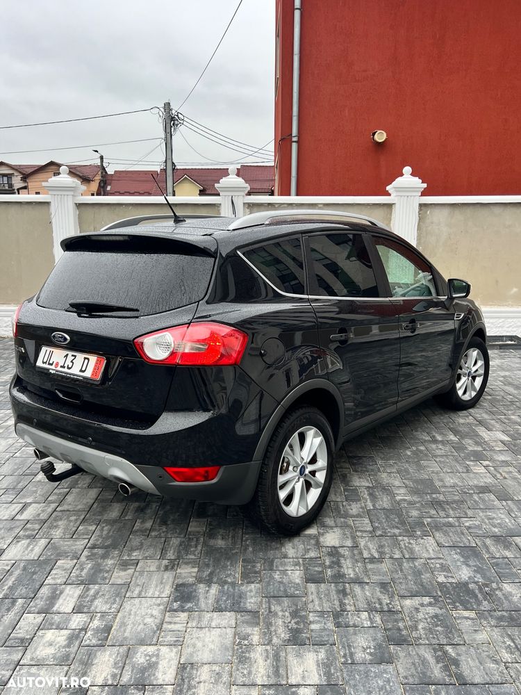 Ford Kuga 2.0 TDCi 4WD Powershift Titanium - 4