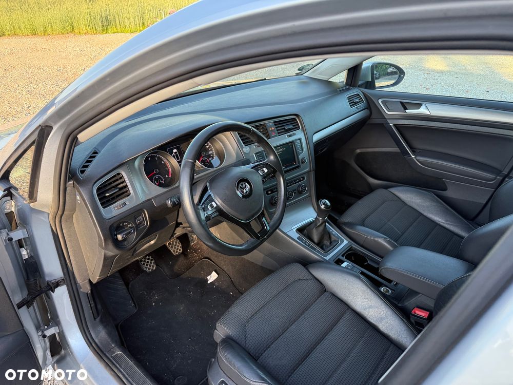 Volkswagen Golf - 9