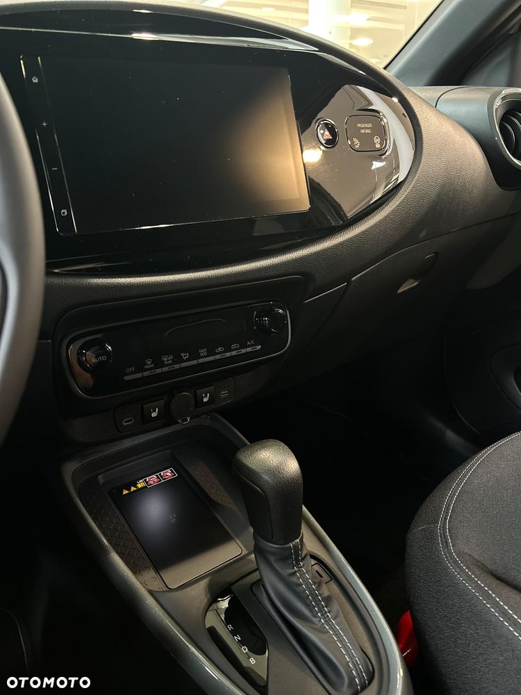 Toyota Aygo X Hybrid 1.5 Style e-CVT - 14