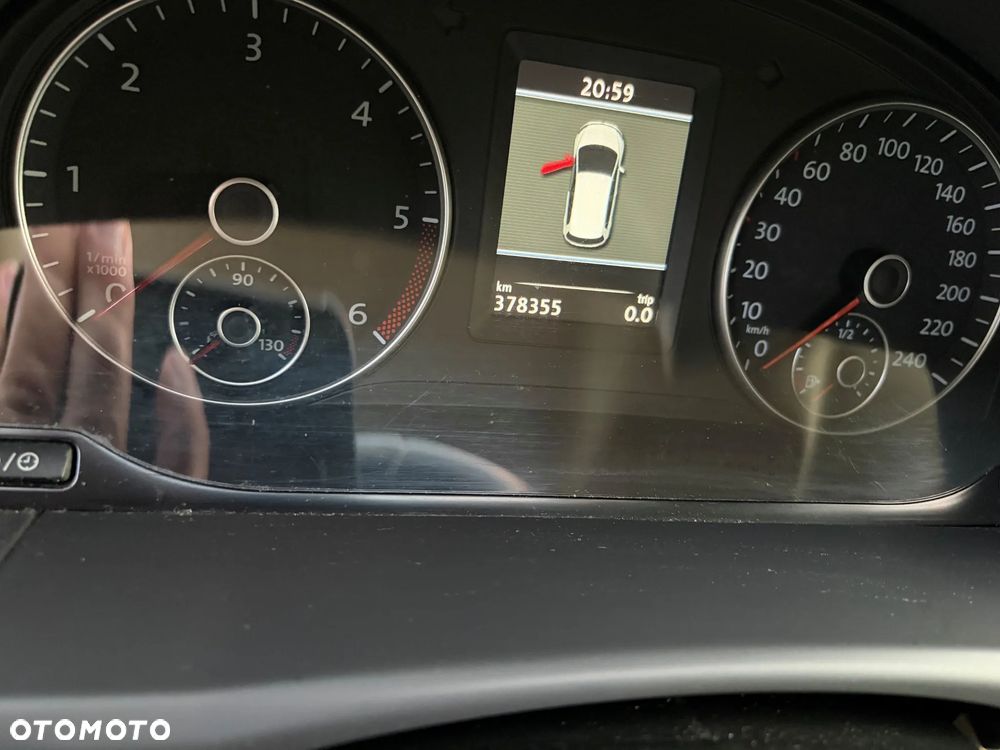 Volkswagen Touran 2.0 TDI DPF Highline DSG - 3