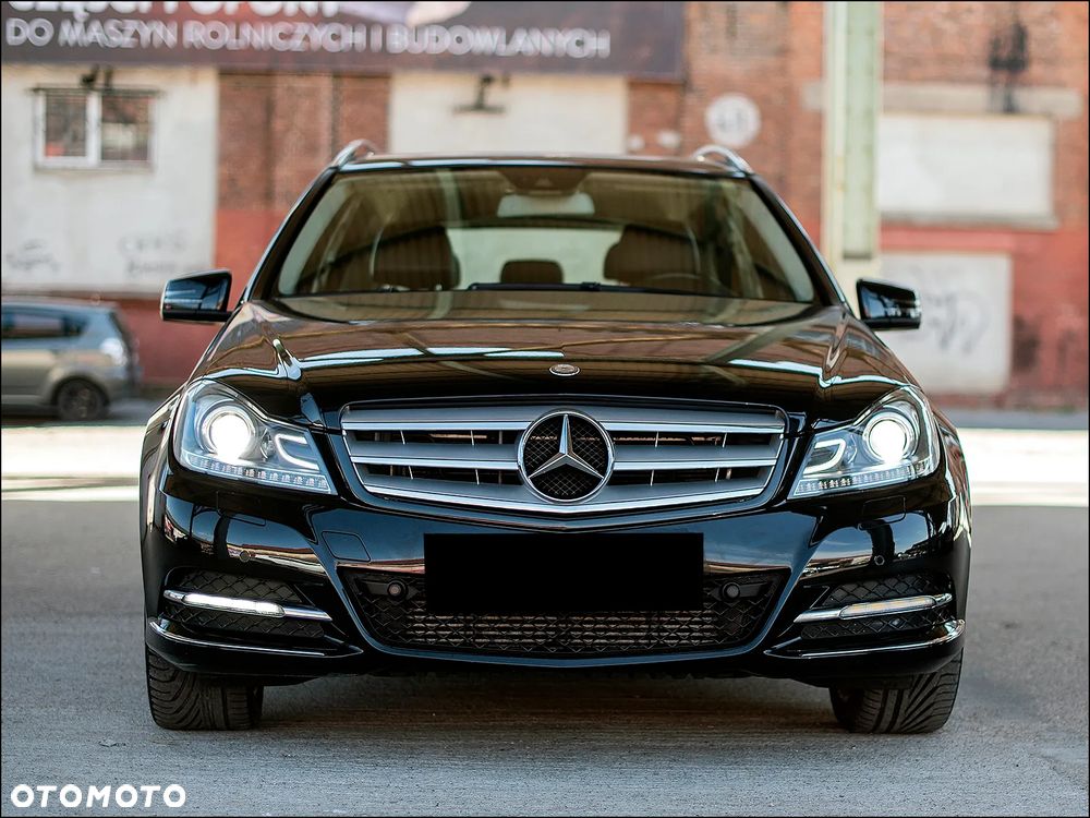 Mercedes-Benz Klasa C 180 BlueEFFICIENCY 7G-TRONIC Avantgarde - 4