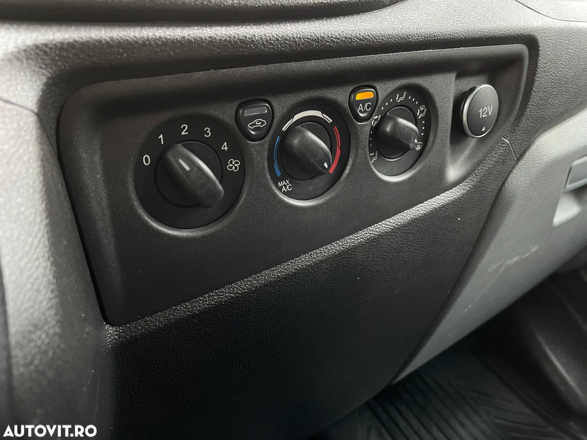 Ford Transit - 13