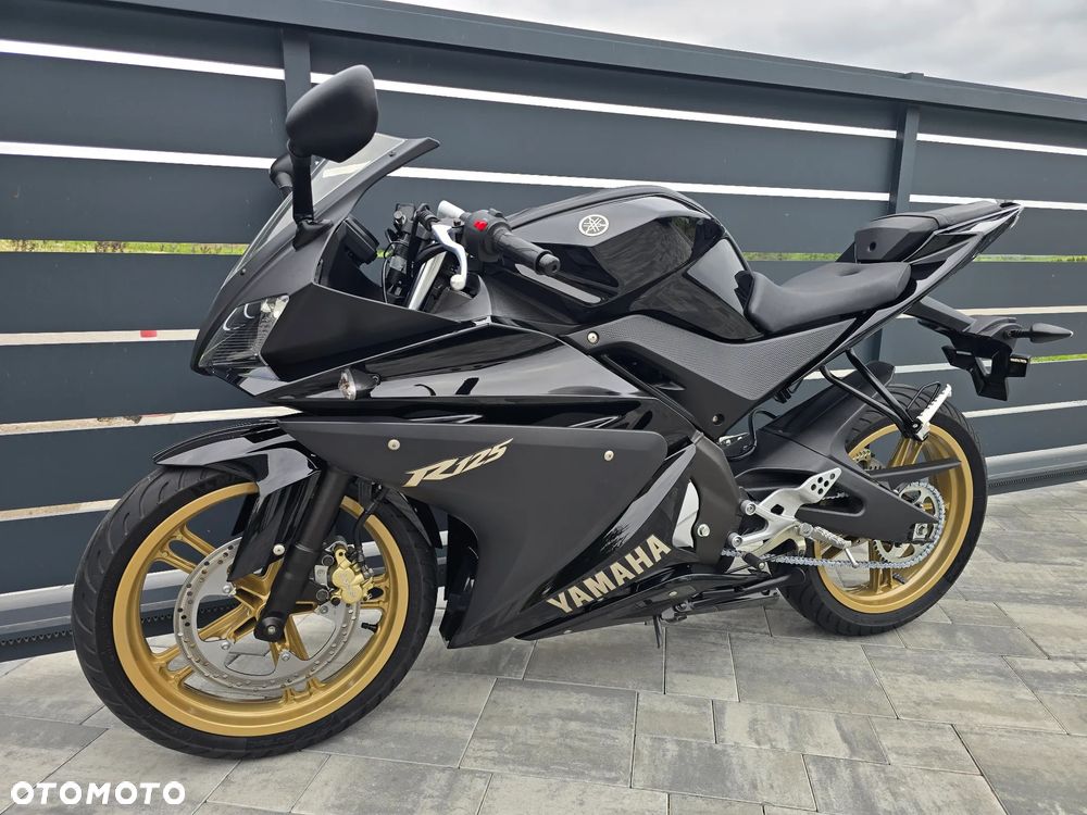 Yamaha YZF - 28