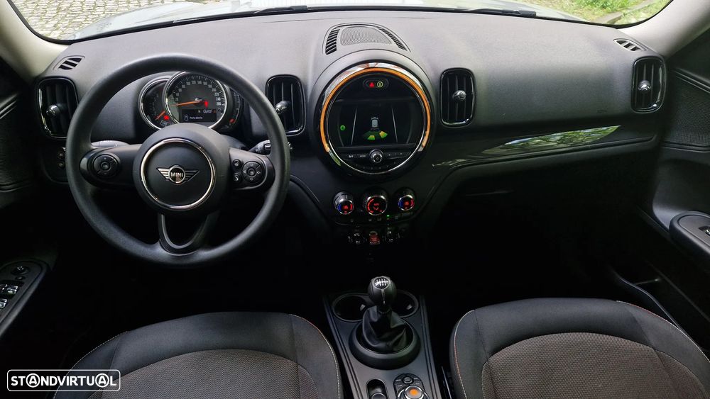 MINI Countryman Cooper Essential - 6