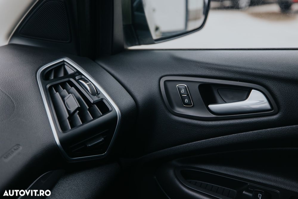 Ford Kuga 2.0 TDCi 4x4 Aut. Titanium - 19