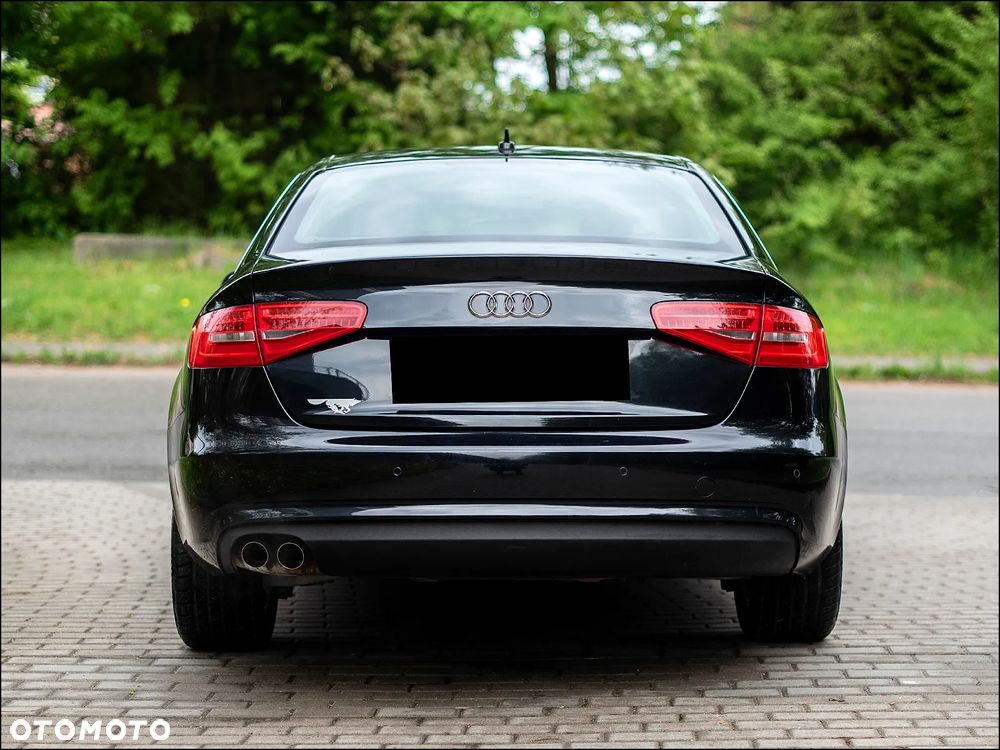 Audi A4 Limousine - 4