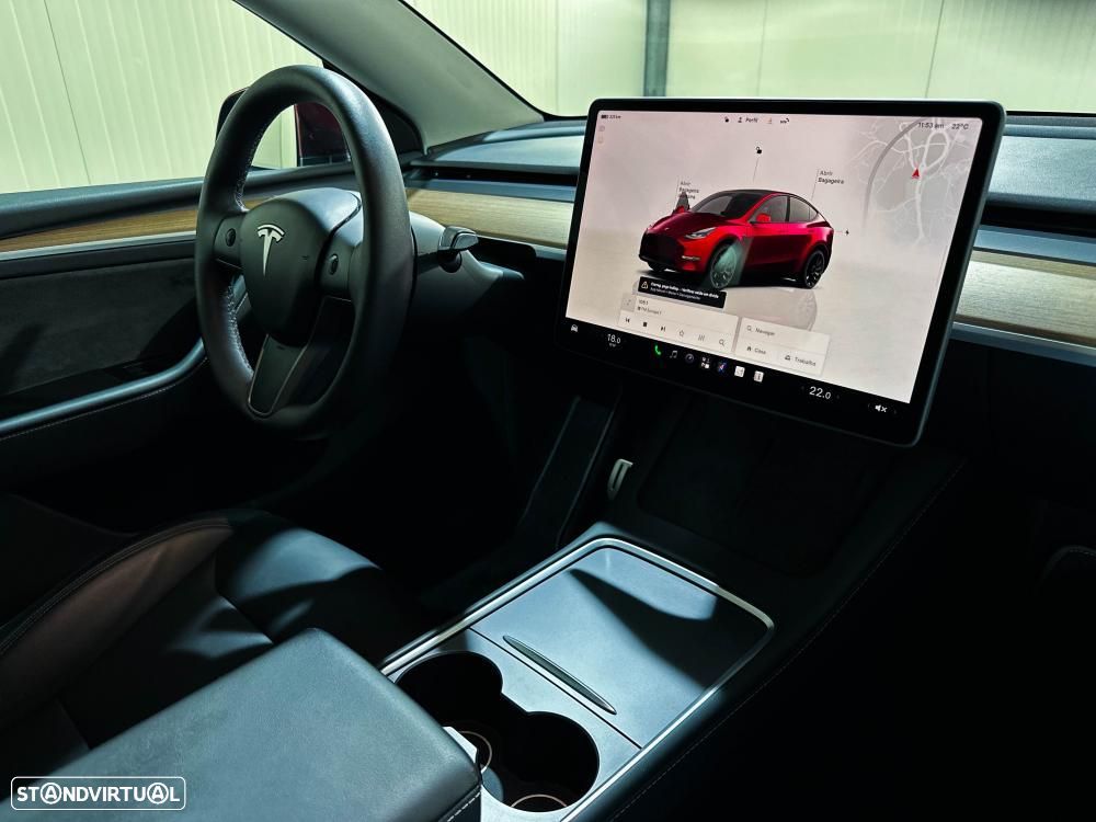 Tesla Model Y Performance Dual Motor AWD — fotografia 36