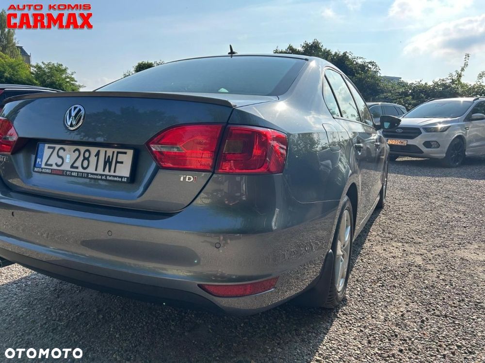 Volkswagen Jetta 1.6 TDI Comfortline - 10