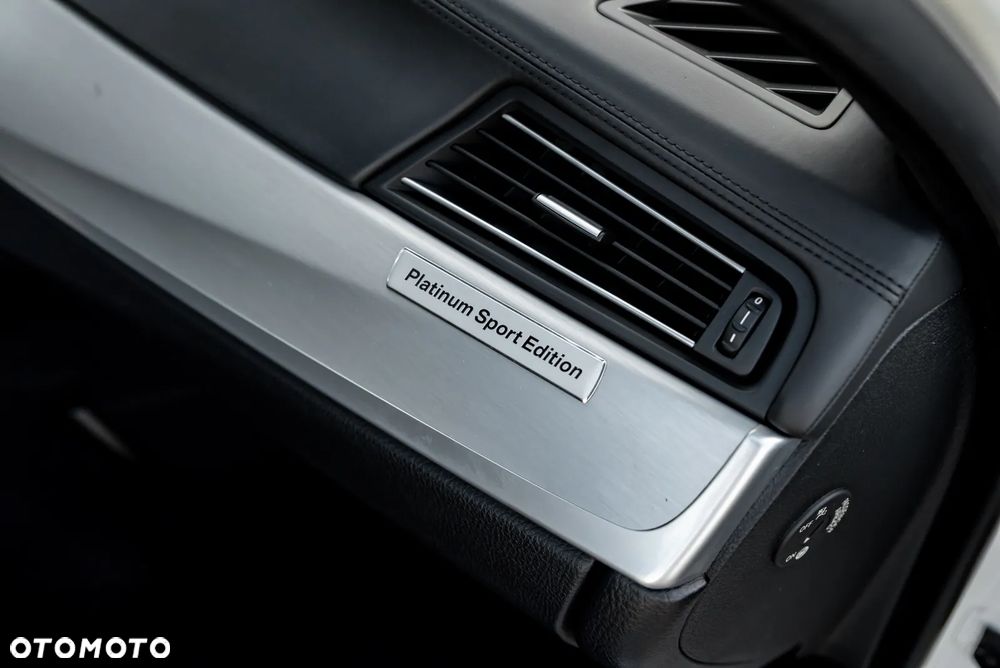 BMW Seria 5 M550d xDrive Sport-Aut - 28