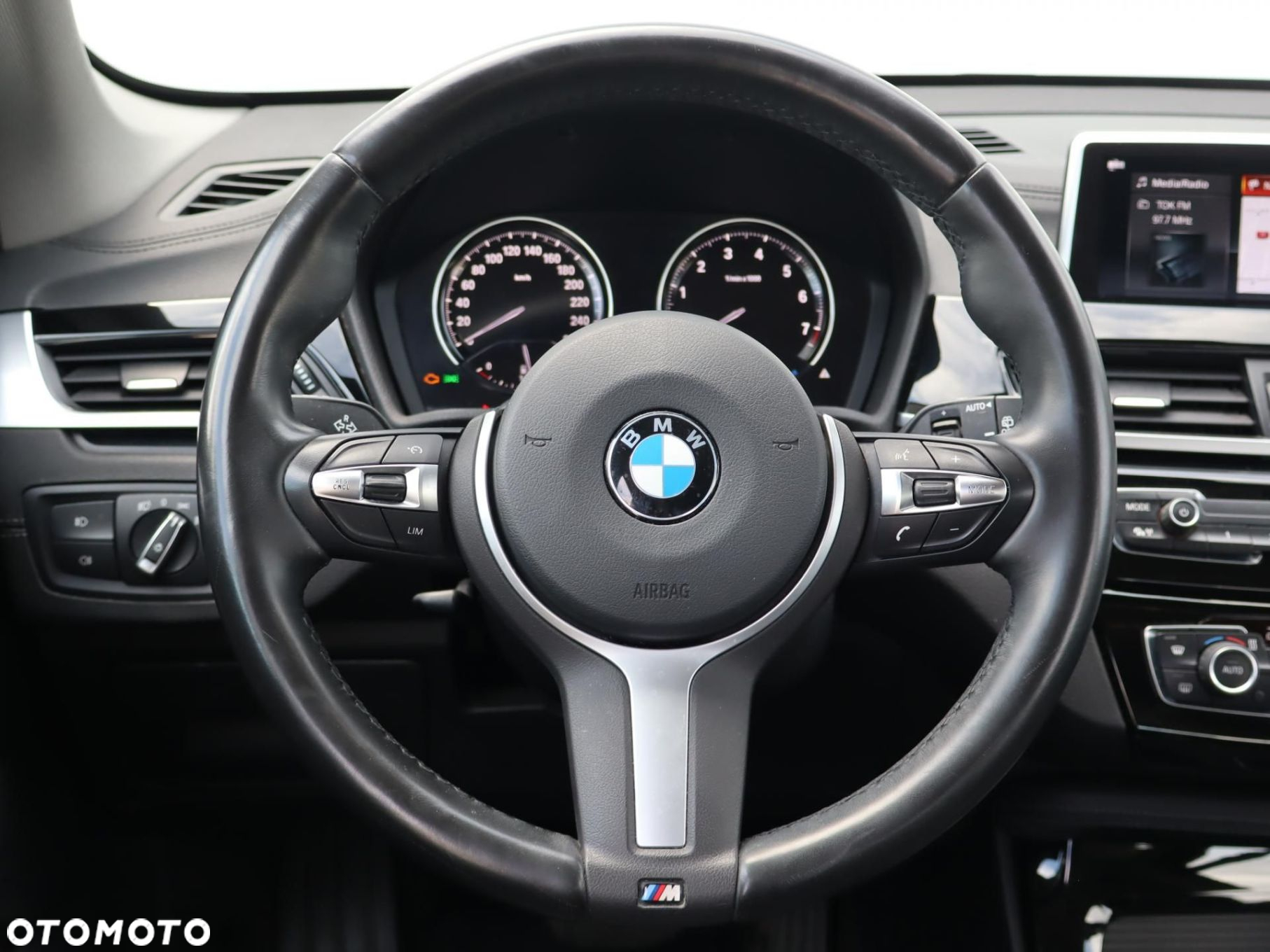 BMW X1 - 11