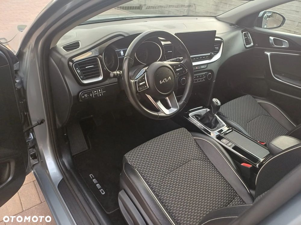 Kia Ceed 1.0 T-GDI 120 OPF Edition 7 - 32