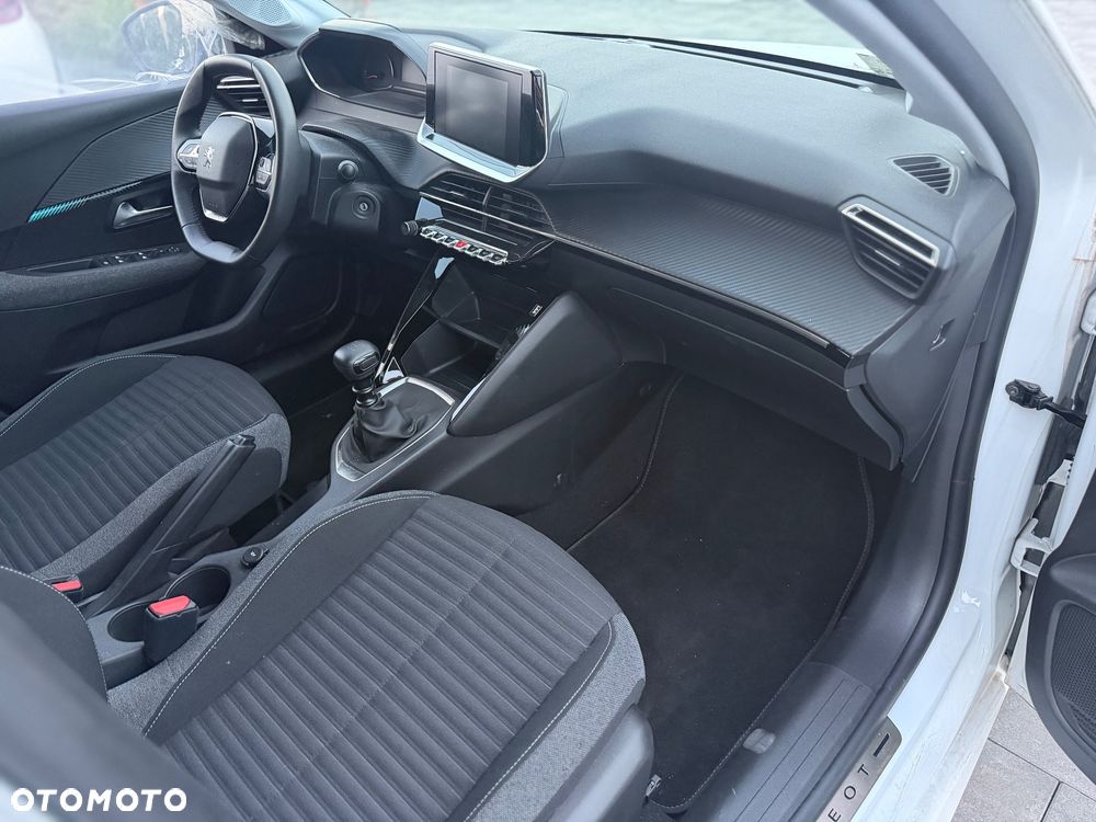 Peugeot 208 - 20