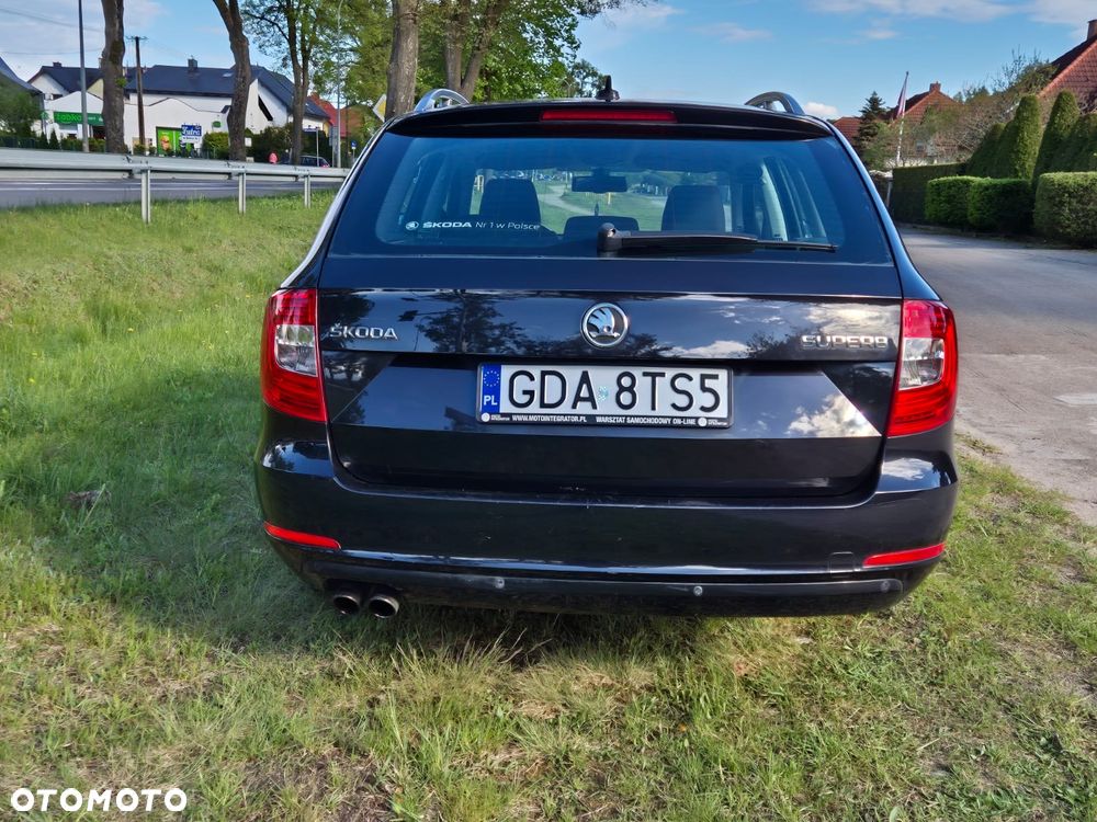 Skoda Superb 2.0 TDI Ambition DSG - 21
