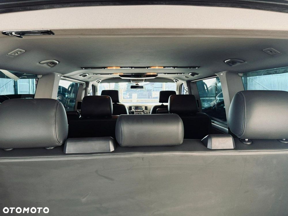 Volkswagen Multivan - 37