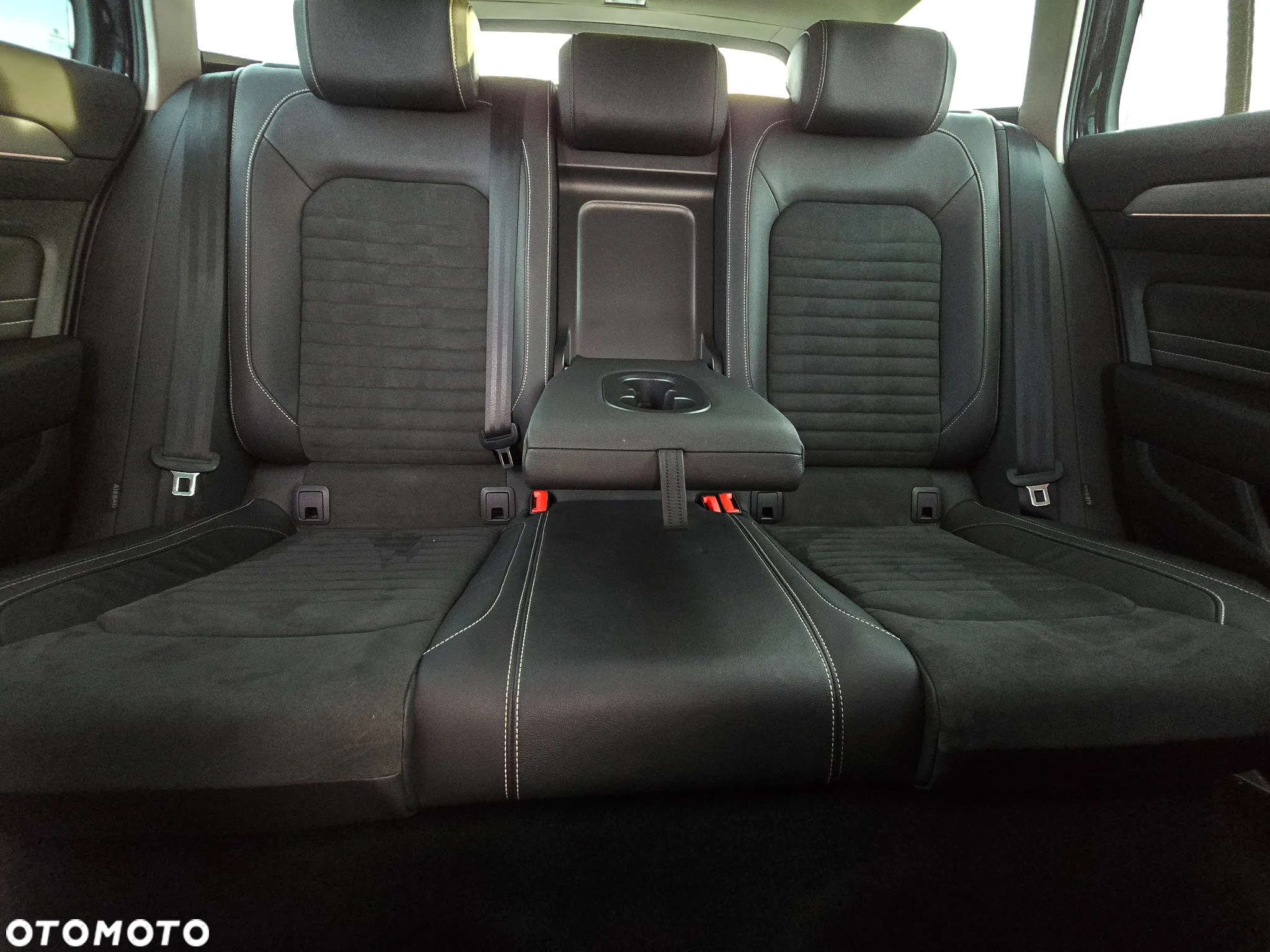 Volkswagen Passat 2.0 TDI Elegance DSG - 18