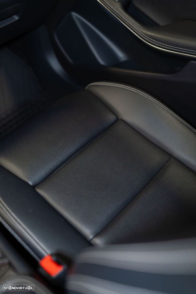 Mercedes-Benz GLA 200 - 32