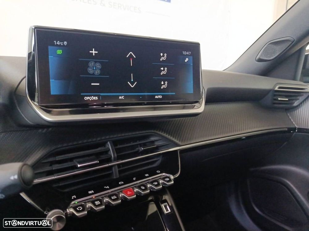 Peugeot 2008 1.5 BlueHDi Allure Pack EAT8 - 22