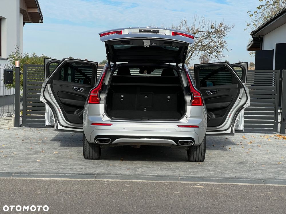 Volvo XC 60 D5 AWD R-Design - 11