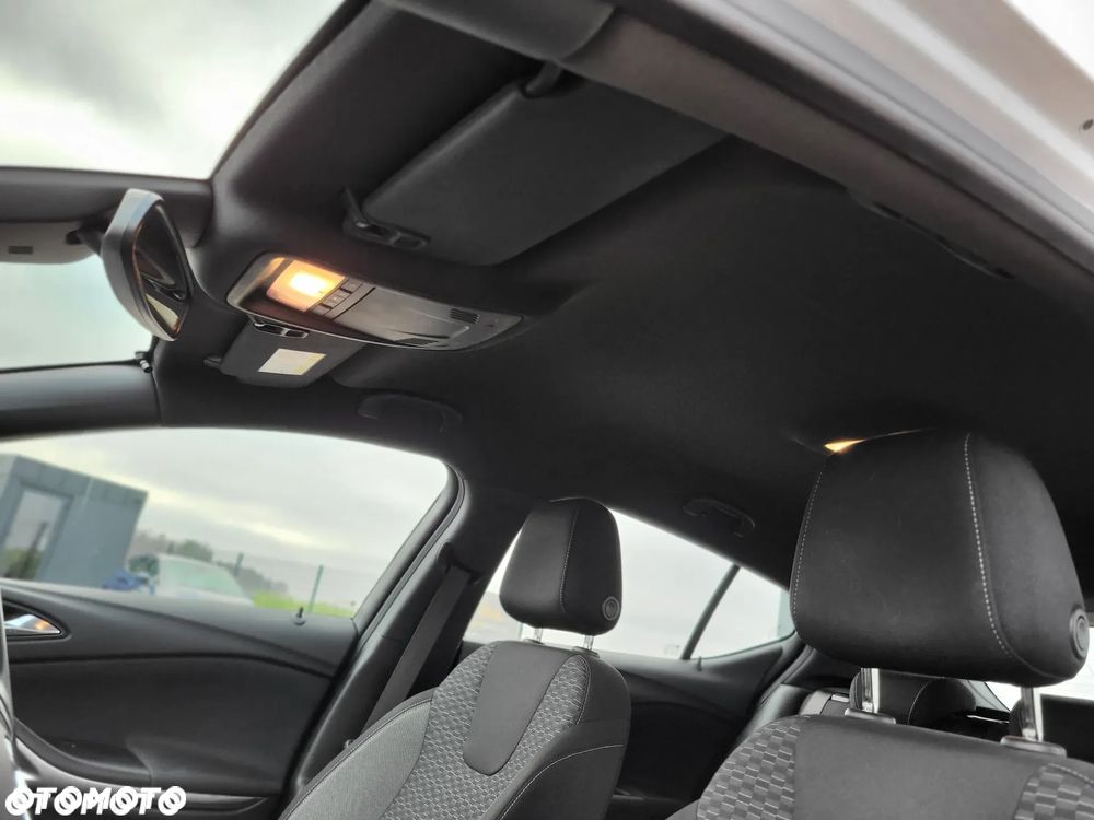 Opel Astra 1.2 T GS Line S&S - 16