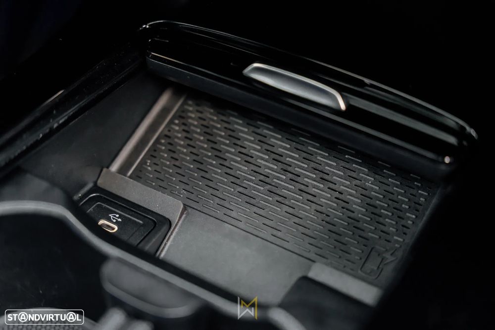 Mercedes-Benz CLA 250 e Shooting Brake AMG Line - 32