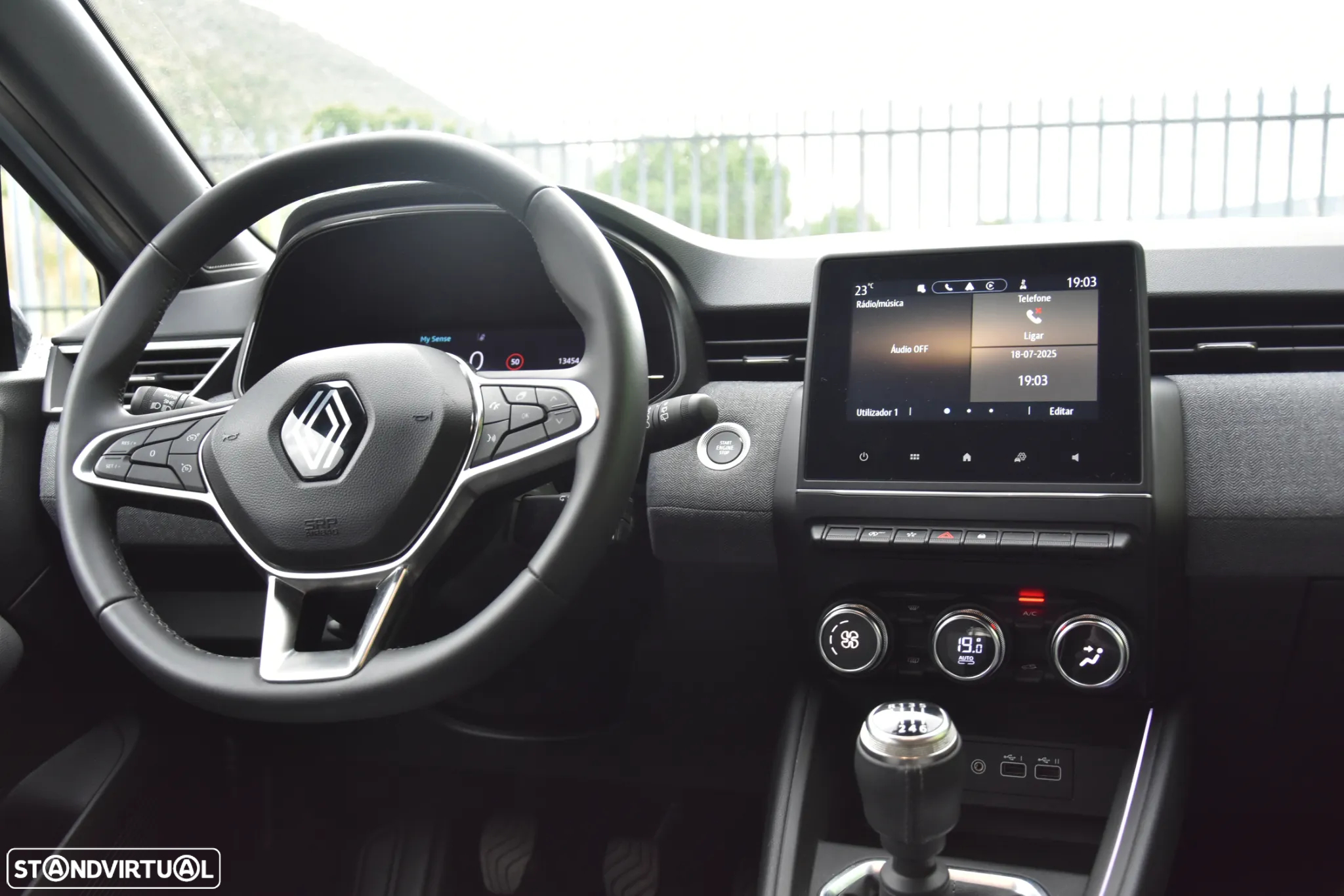 Renault Clio 1.0 TCe Techno - 19