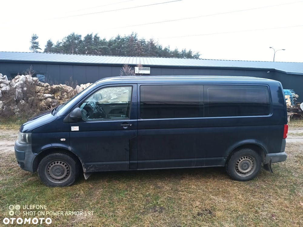 Volkswagen Caravelle - 1