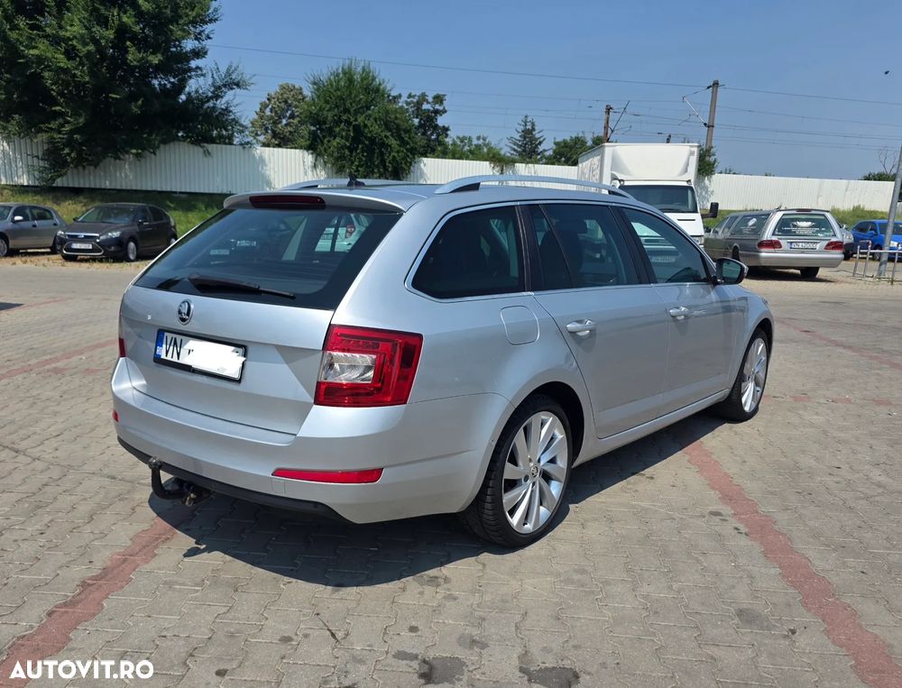 Skoda Octavia 1.6 TDI DSG Style - 6