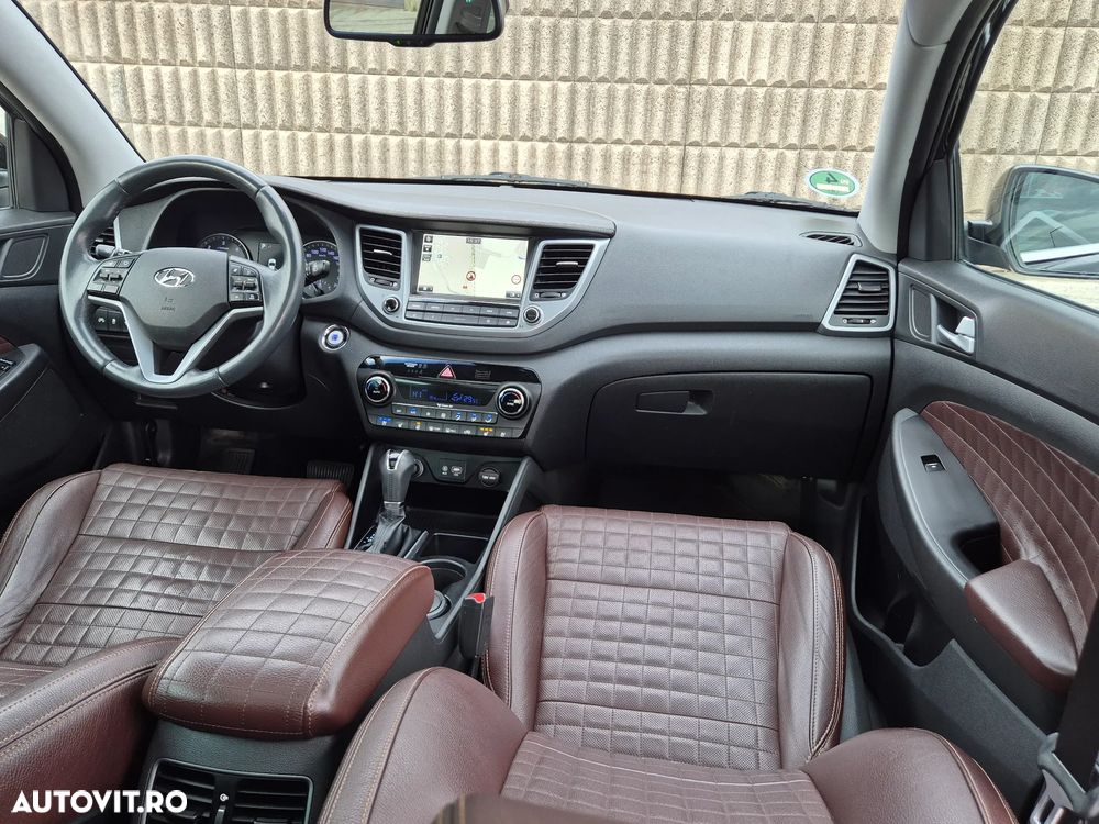 Hyundai Tucson 2.0 CRDI 4WD Automatik 25 Jahre - 29