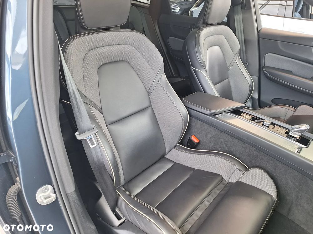 Volvo XC 60 B5 B AWD Ultimate Dark - 13