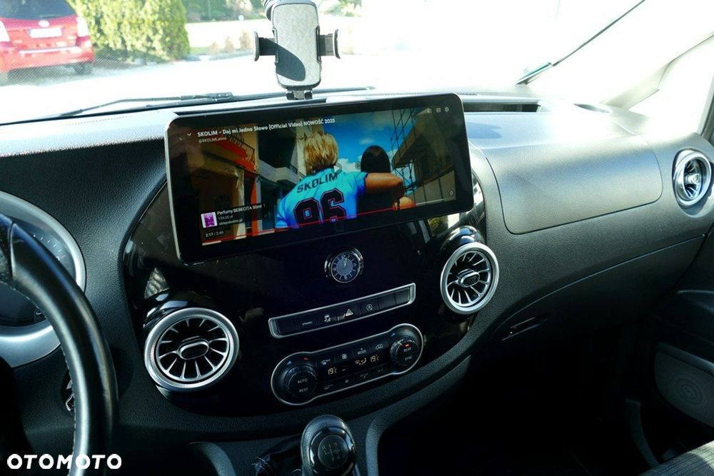 Mercedes-Benz Klasa V - 25