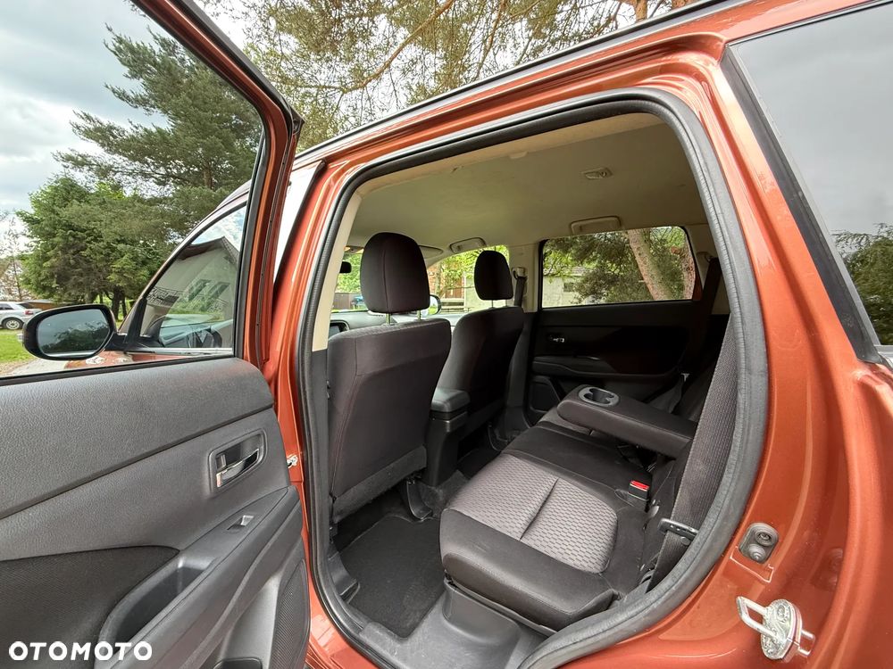 Mitsubishi Outlander 2.0 Intense + - 22