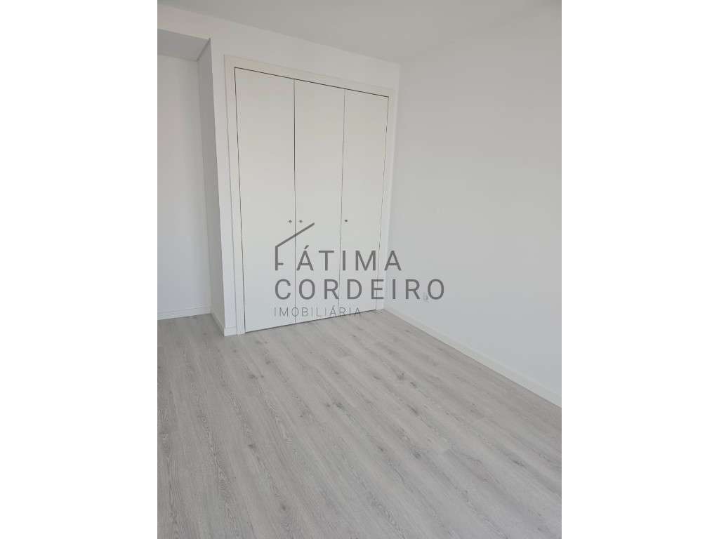 T2 Duplex em Construção | Zona Premium de Vale de Milhaços - Grande imagem: 3/13