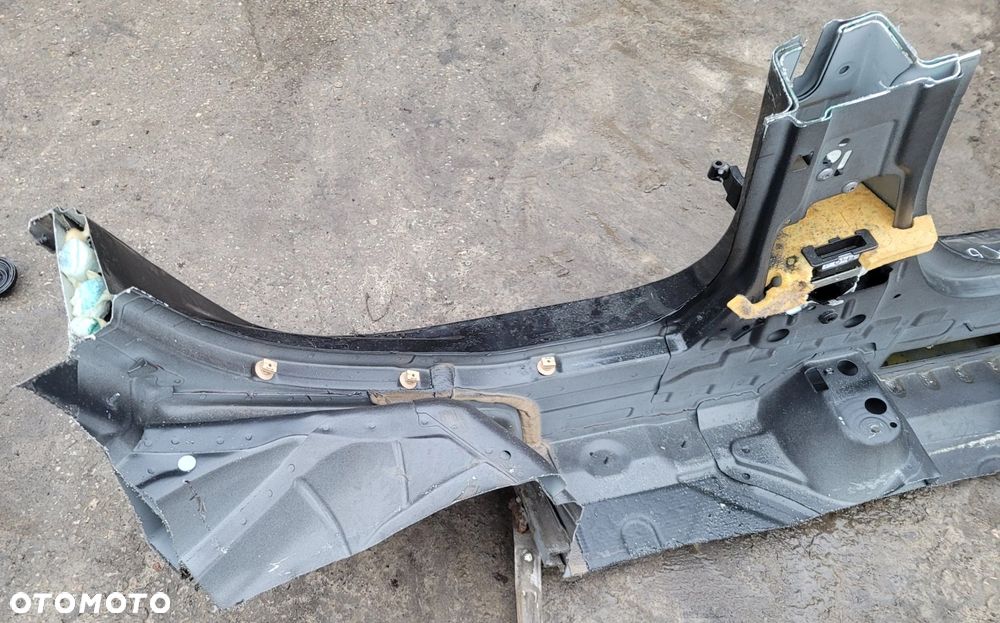 PRÓG CIĘTY LEWY BMW X1 E84 668 SCHWARZ II C48 - 6