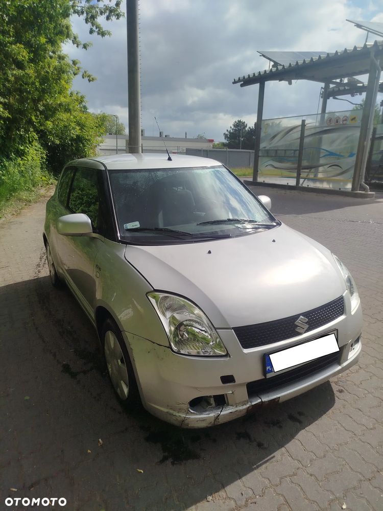 Suzuki Swift - 1