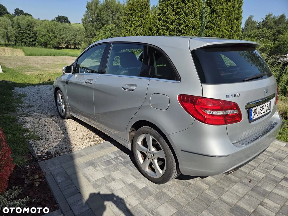 Mercedes-Benz Klasa B 180 BlueEFFICIENCY Edition Style - 26