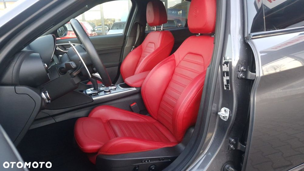 Alfa Romeo Giulia 2.0 Turbo Veloce Q4 - 13