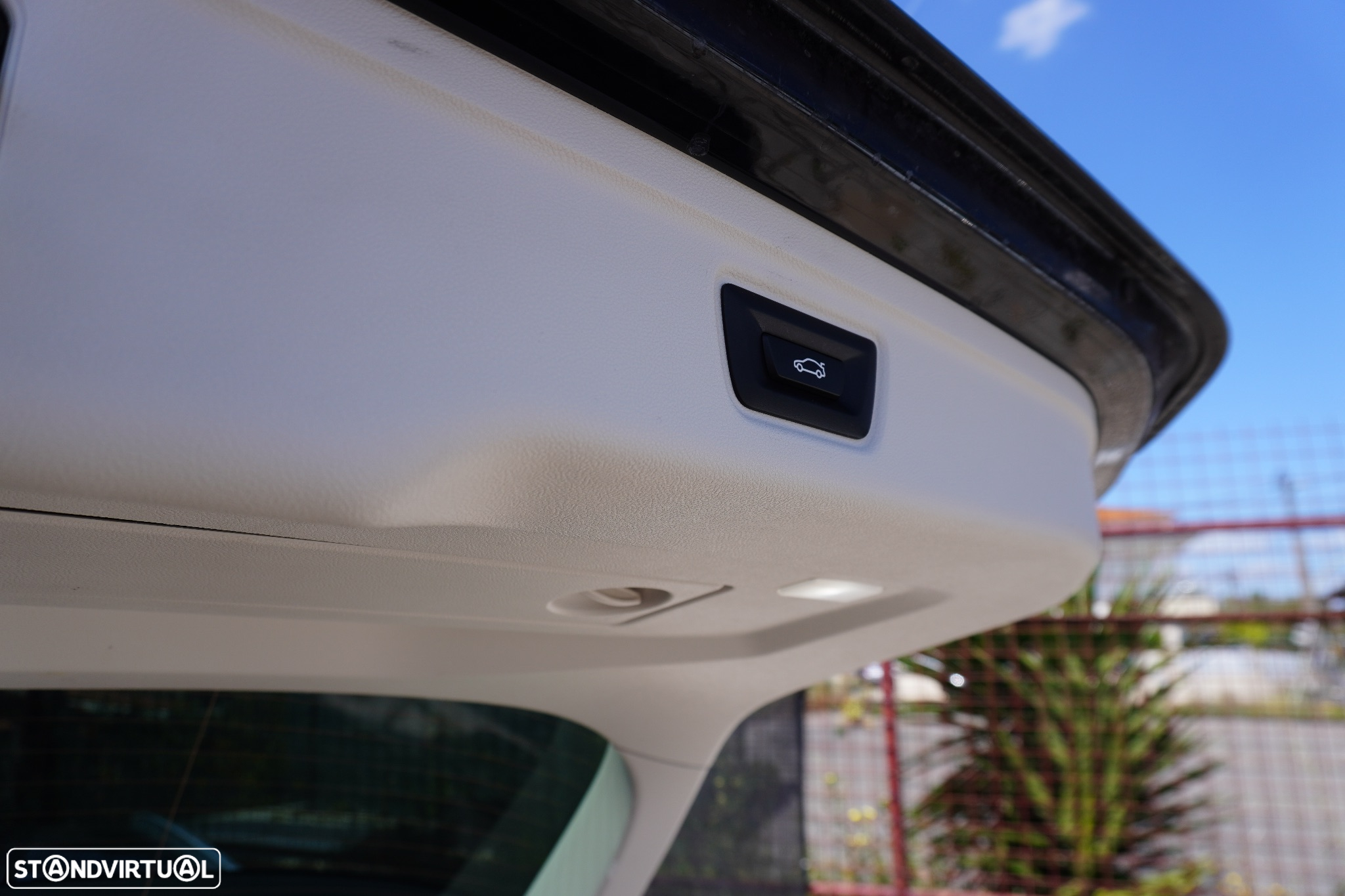 BMW 330 e Touring Line Luxury Auto - 27