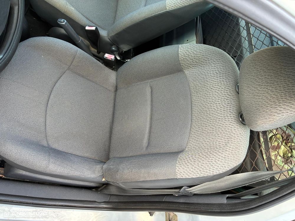 Renault Clio - 8