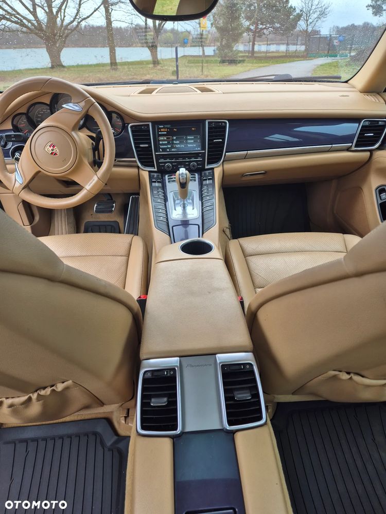 Porsche Panamera 4S - 8