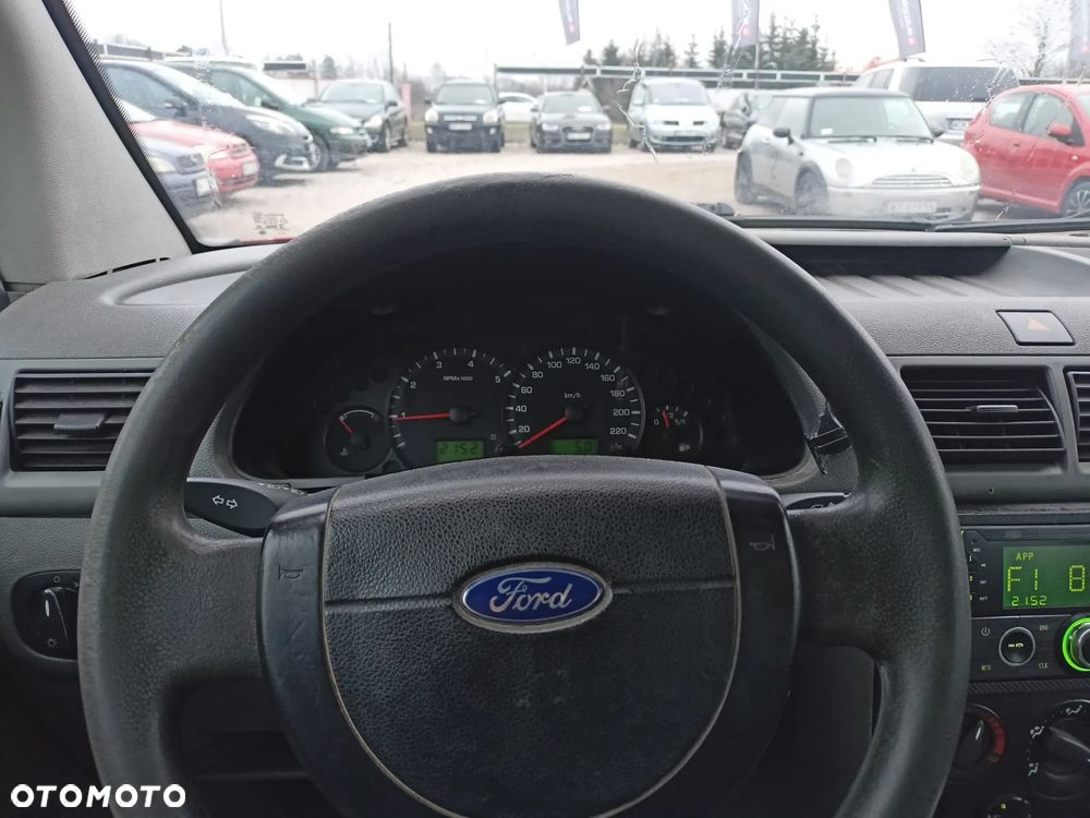 Ford Tourneo Connect - 9