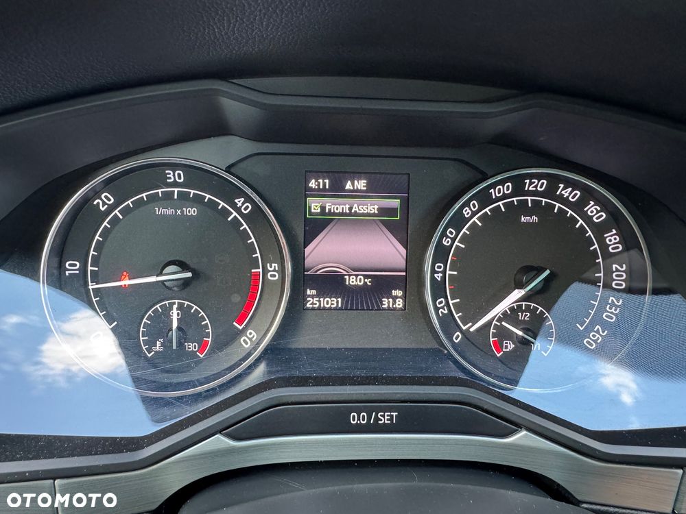 Skoda Superb 1.6 TDI GreenLine - 24