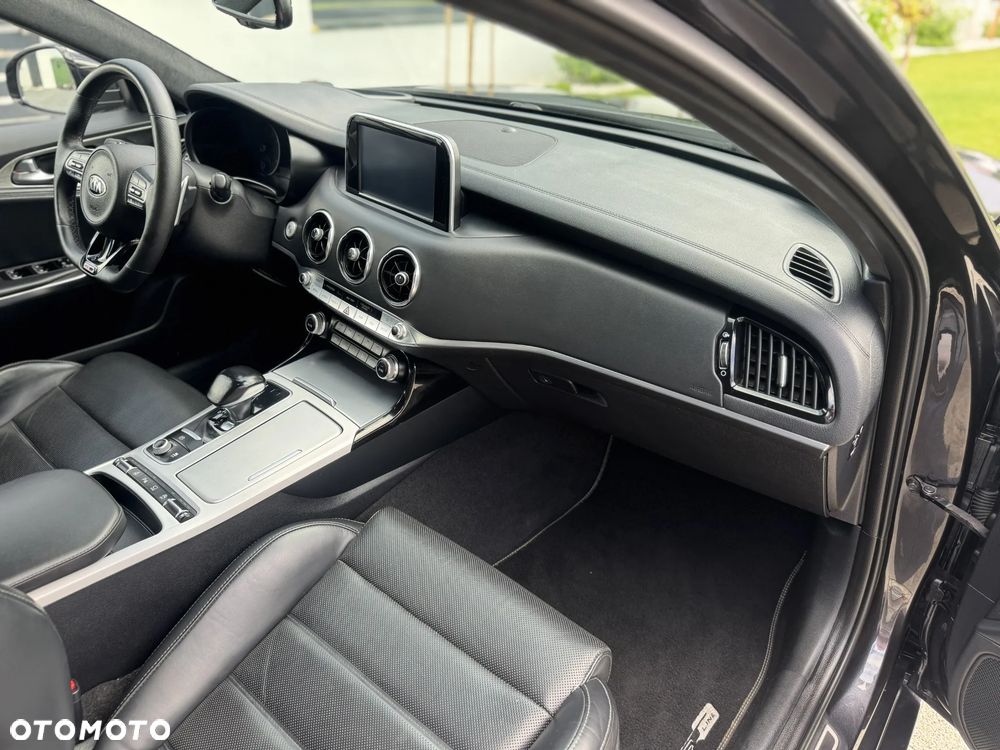 Kia Stinger 2.0 T-GDI GT Line - 27