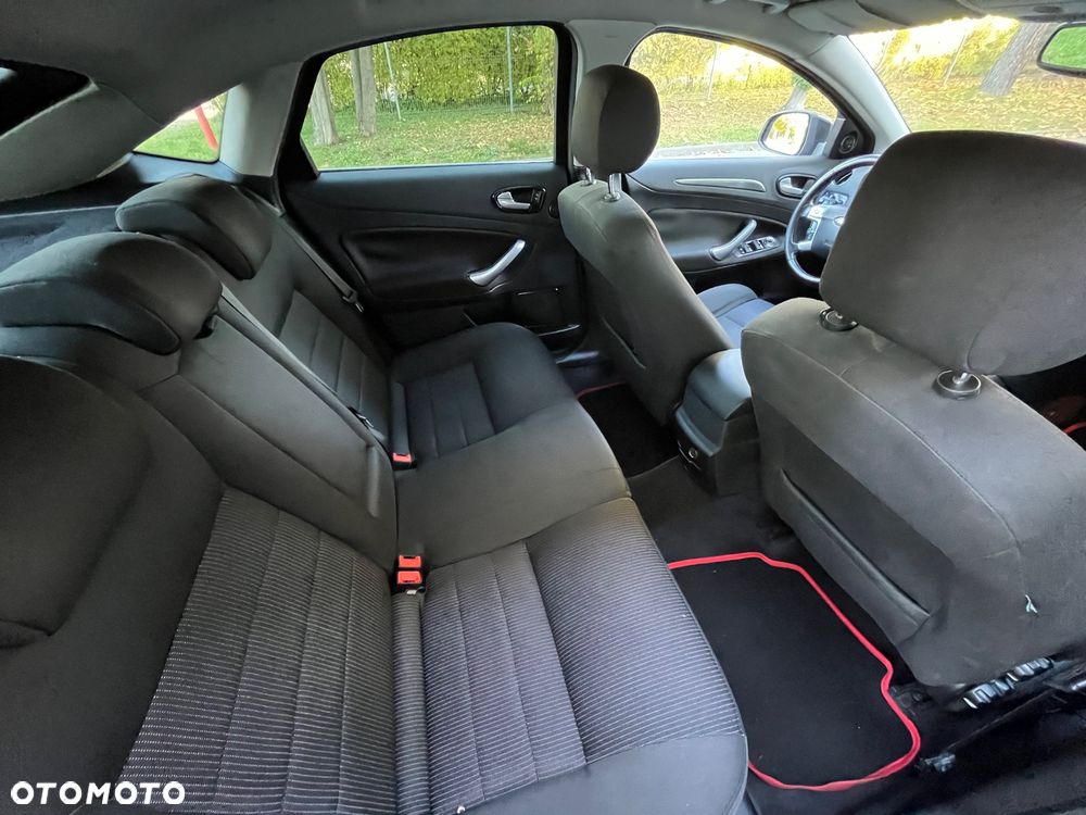 Ford Mondeo 2.0 TDCi Ghia - 7
