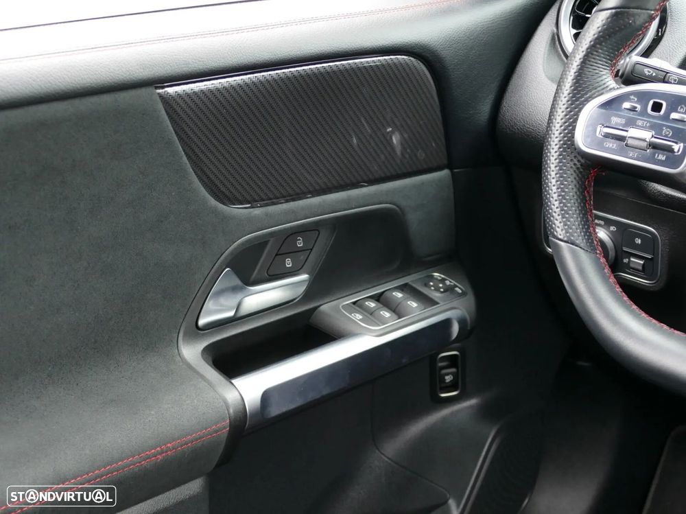 Mercedes-Benz GLB 180 d AMG Line - 32