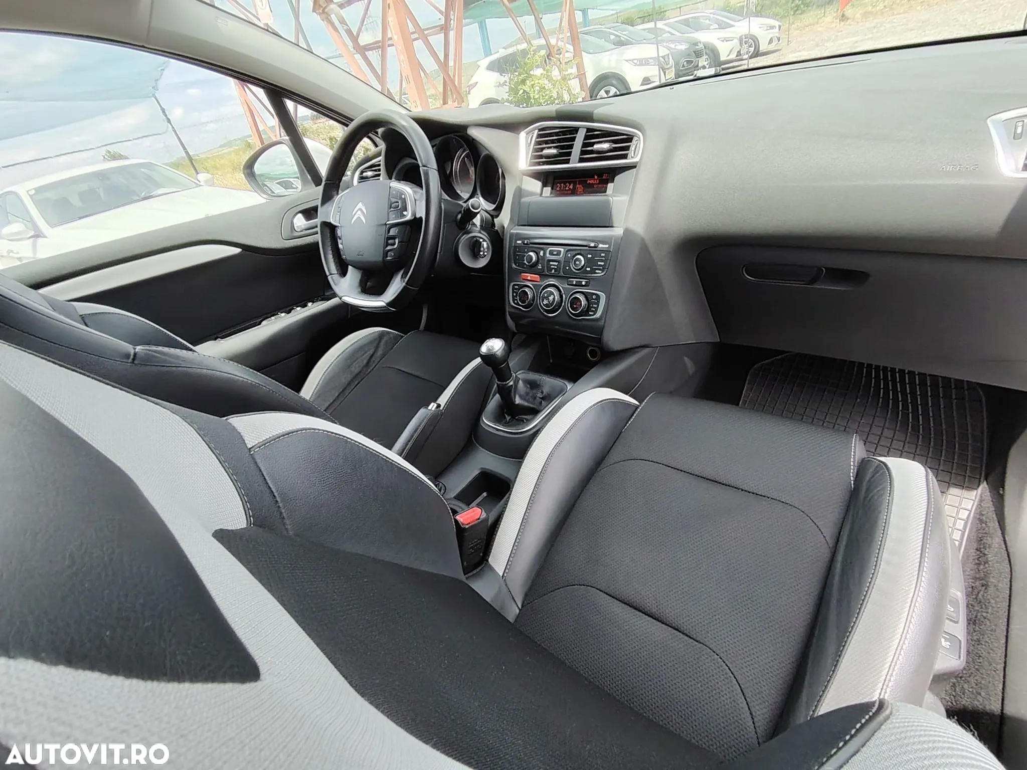 Citroën C4 HDi 90 Attraction - 11