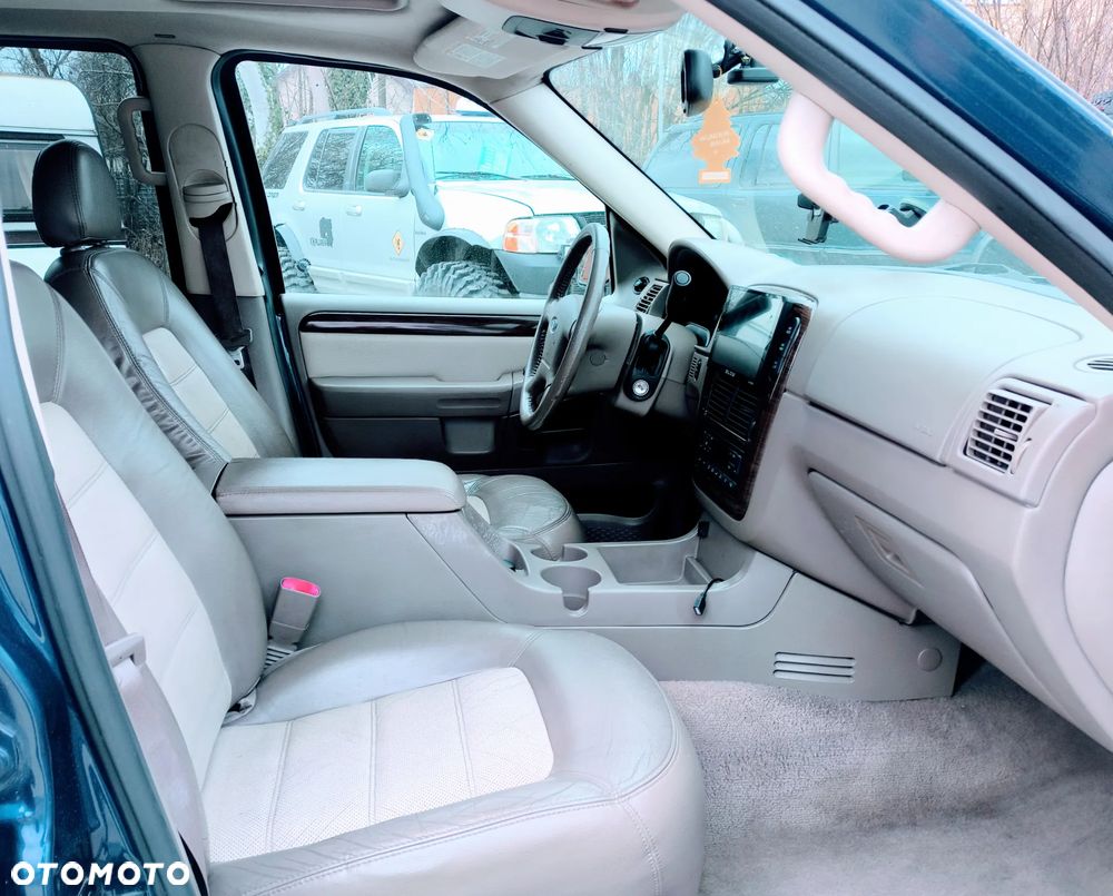 Ford Explorer 4.6 - 7