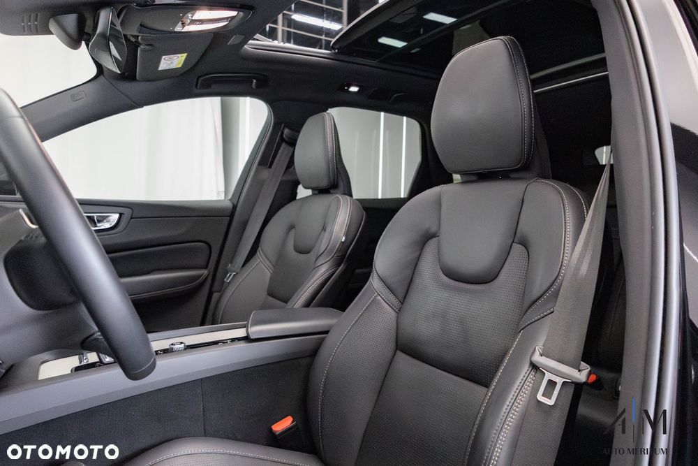 Volvo XC 60 B4 D AWD Plus Dark - 21