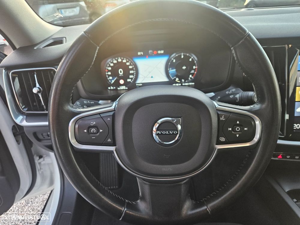 Volvo V60 2.0 D3 Momentum - 23