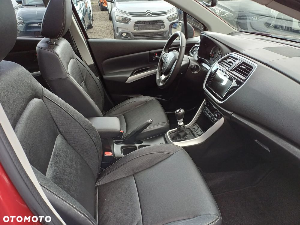Suzuki SX4 S-Cross 1.4 T Premium 4WD - 11